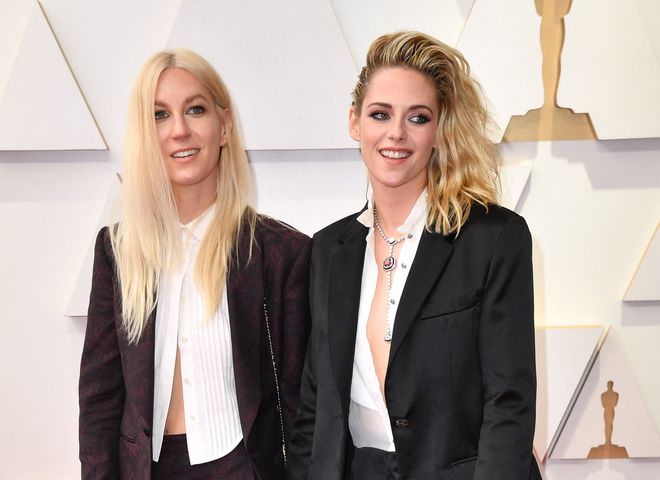 Дружина Крістен Стюарт поділилася першими фото з весілля