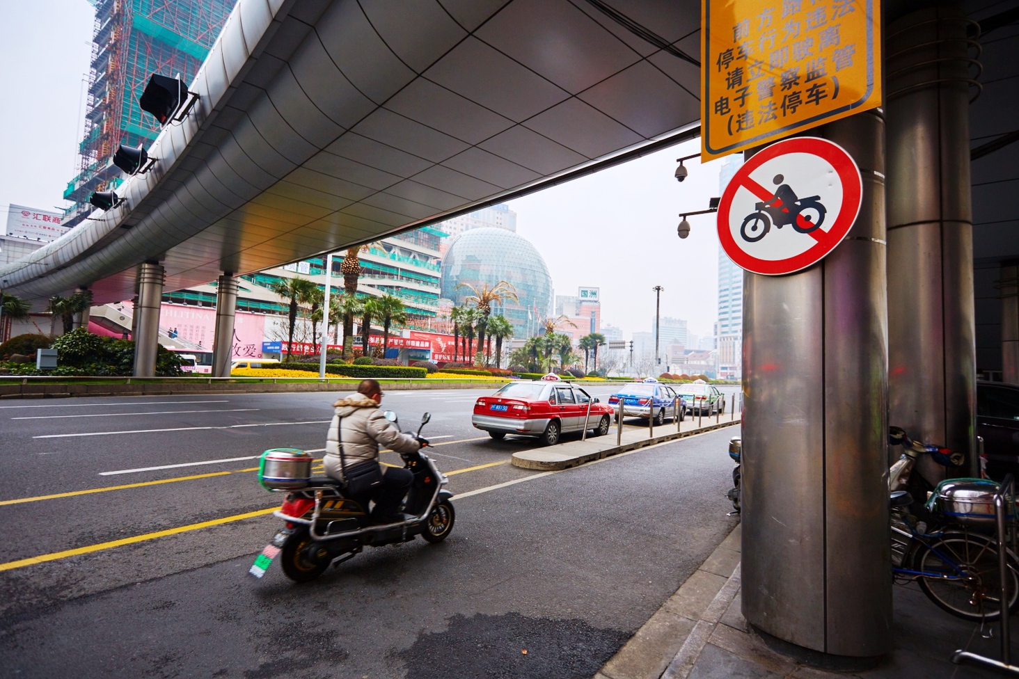Інший Всесвіт очима популярного фотографа Андрія Саримсакова. Шанхай