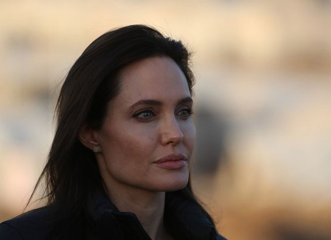 Анджелина Джоли