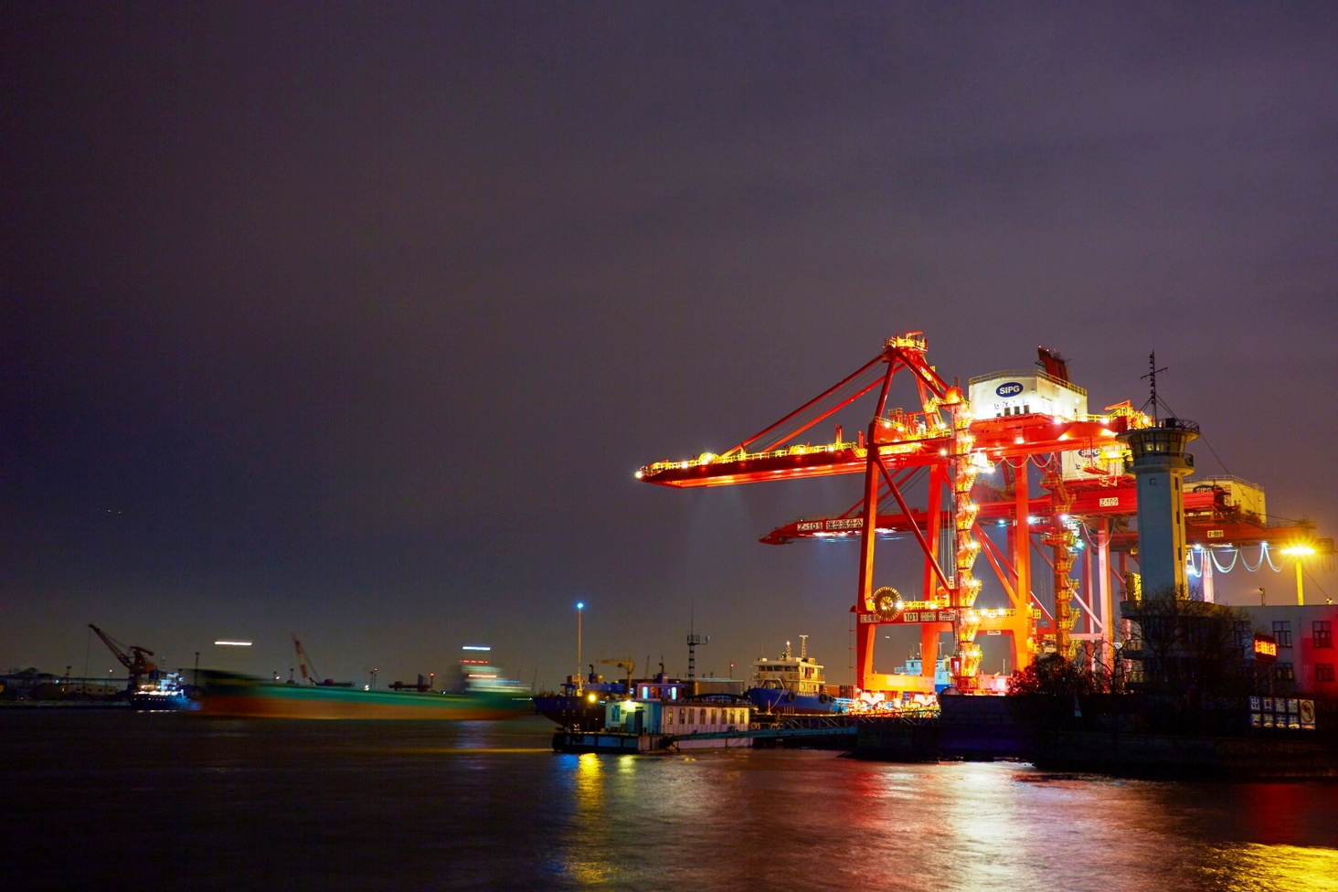 Інший Всесвіт очима популярного фотографа Андрія Саримсакова. Шанхай