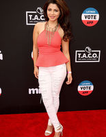 Белые джинсы