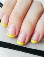 Желтый маникюр: как и с чем носить 