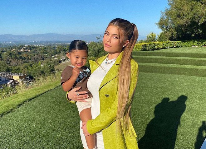 Кайли Дженнер с дочерью Сторми