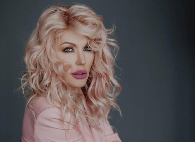 Травесті-діва Монро