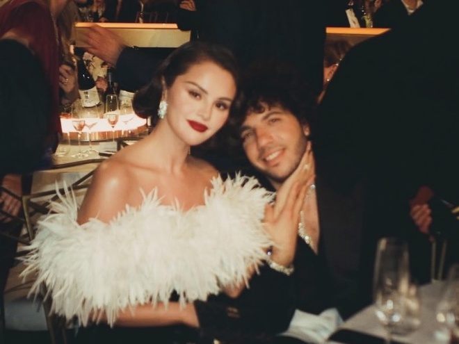 Селена Гомес поділилася романтичними фото з чоловіком-іменинником