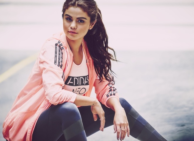 Селена Гомес представила новую промо-кампанию Adidas Neo
