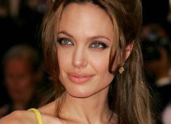 Анджелина Джоли