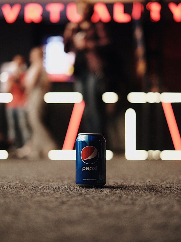 В Киеве прошла селебритиз-презентация игры RevolVR "Дикий запад"