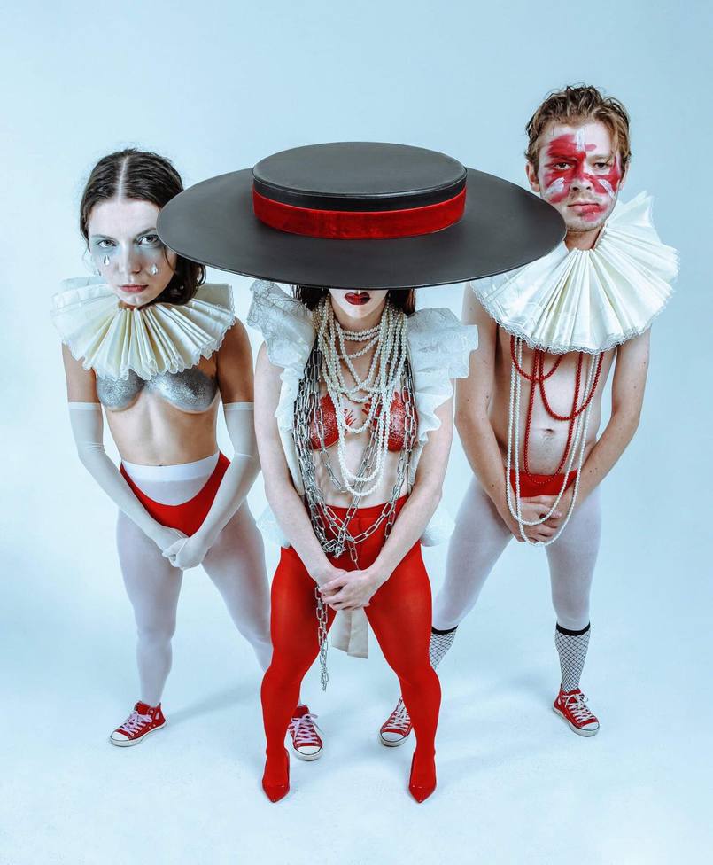 Театр "Мізантроп" презентував провокаційний фотопроект UBU THE KING