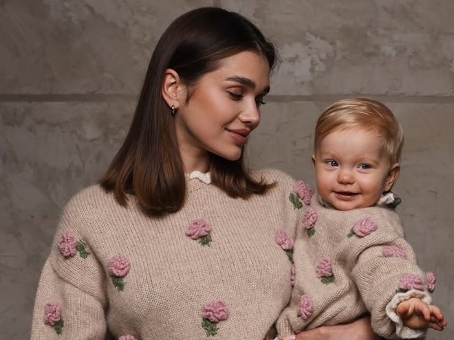 Однорічна дочка Саші Бо потрапила до реанімації через зупинку дихання