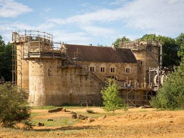 У французькій Бургундії з'явиться середньовічний замок Геделон