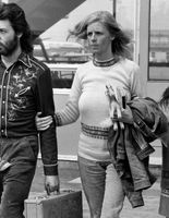 Пол Маккартні і його дружина Лінда з доньками Мері та Хізер, 1971 рік