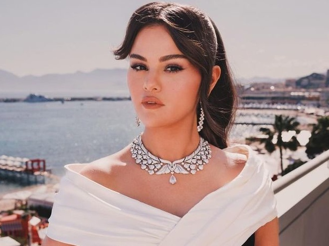 На тлі чуток про пластику: Селена Гомес назвала єдину процедуру, яку робила на обличчі