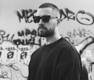 Nik R.