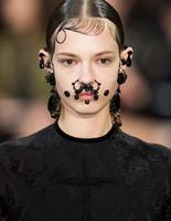 Бьюти-образ моделей с показа Givenchy Осень 2015