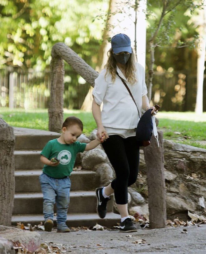 Рэйчел МакАкдамс с сыном