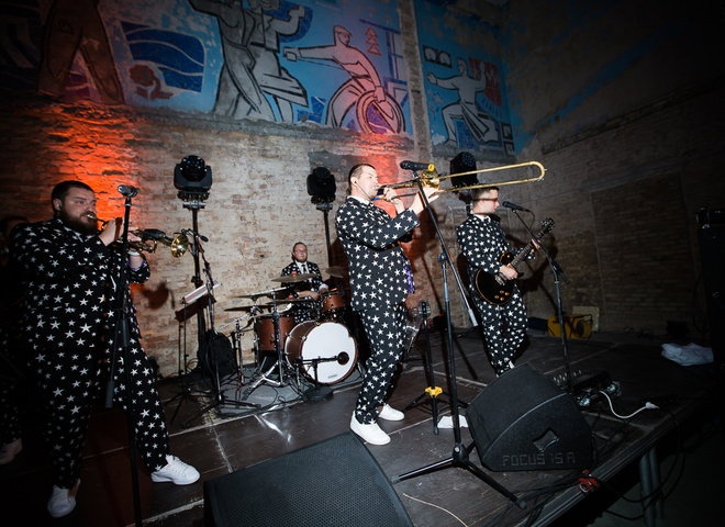 Вечеринка в честь дня рождения Анатолия Анатолича