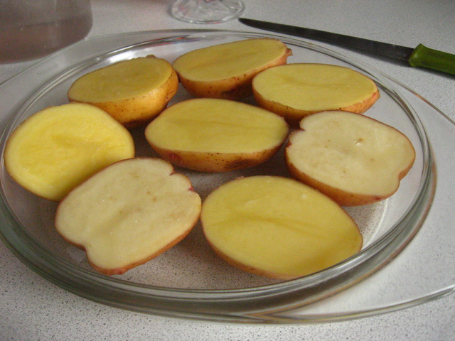 Картошка запеченная с маслом