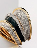 Коштовності Damian вибирає  Шерон Стоун