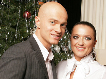 Юрий Рыбчинский в компании мамы Могилевской и Лады Лузиной