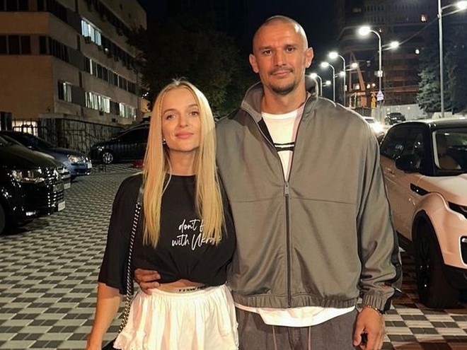 «Історичне фото»: Цимбалюк привіз дівчину до рідного міста на знайомство з батьками