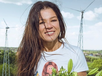 Руслана показала рідкісну зустріч із мамою на львівському вокзалі