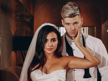 Трінчер і Волошин офіційно оголосили про розлучення через рік після весілля