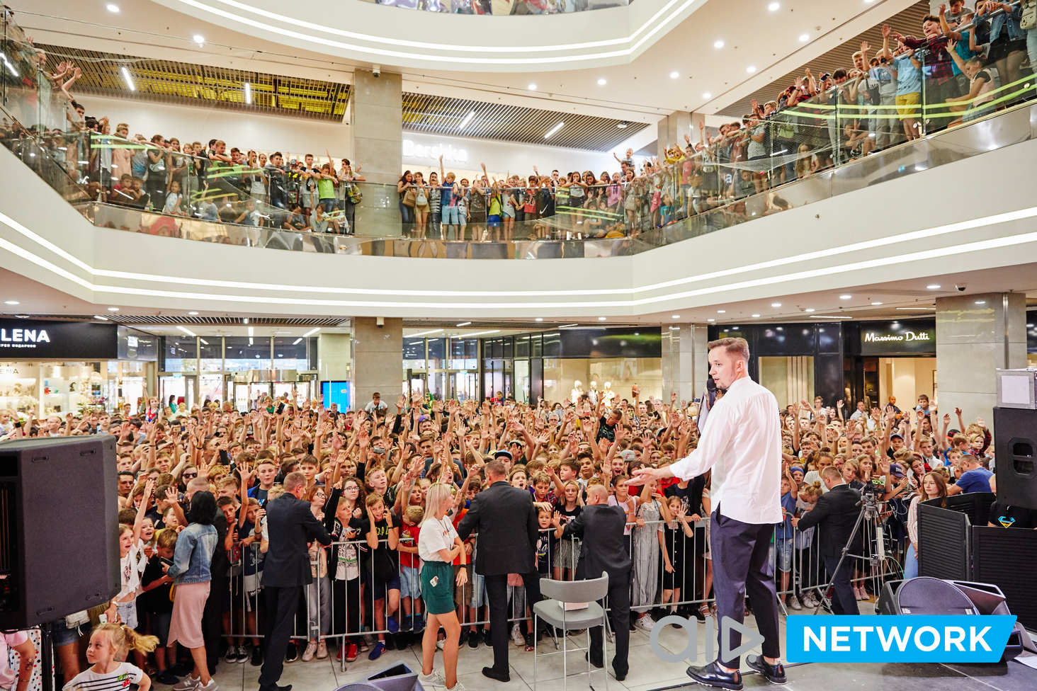 Зірки YouTube Magic Five зібрали 6 тис. осіб у ТРЦ "Гулівер"