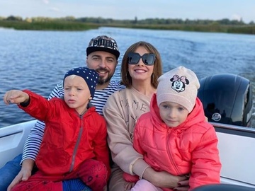 «Як так швидко?»: Кравець привітала дітей-двійнят з 8-річчям