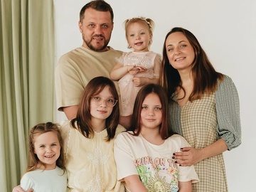 Довгоочікуваний син після чотирьох доньок: Олександр Воєвуцький стане батьком уп'яте