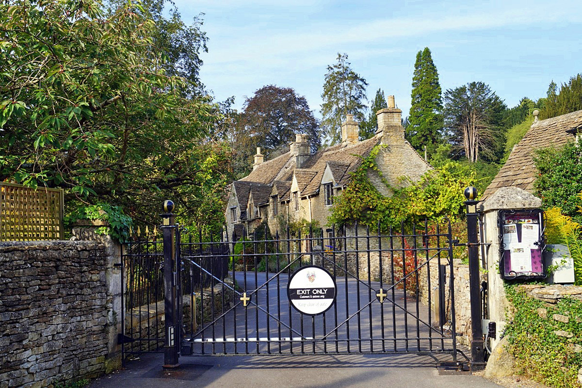 Деревня Castle Combe