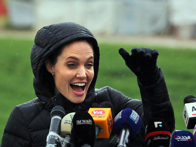 Анджелина Джоли в лагере для беженцев в Ливане