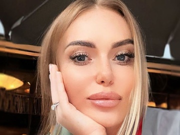 Камінська вразила схожістю з донькою на своєму дитячому фото з Одеси