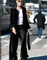 Как правильно носить вещи из бархата