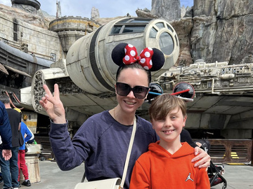 Крістіна Річчі показала весняні канікули з сином у відомому парку розваг