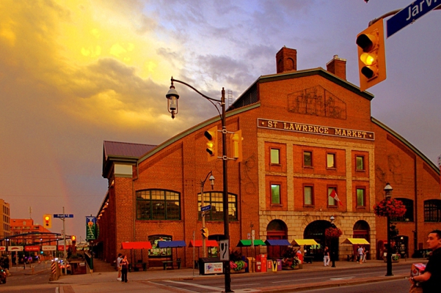 Топ 5 уличных рынков: Рынок «St. Lawrence Market» - Канада