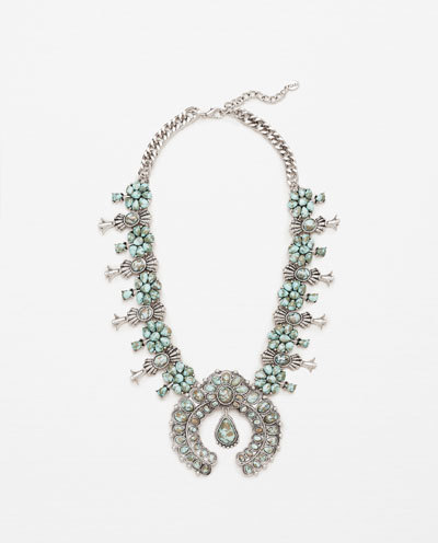 Укороченный топ: как и с чем носить