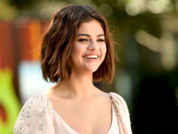 Голлівудська зірка на риболовлі: Селена Гомес показала фото із відпочинку