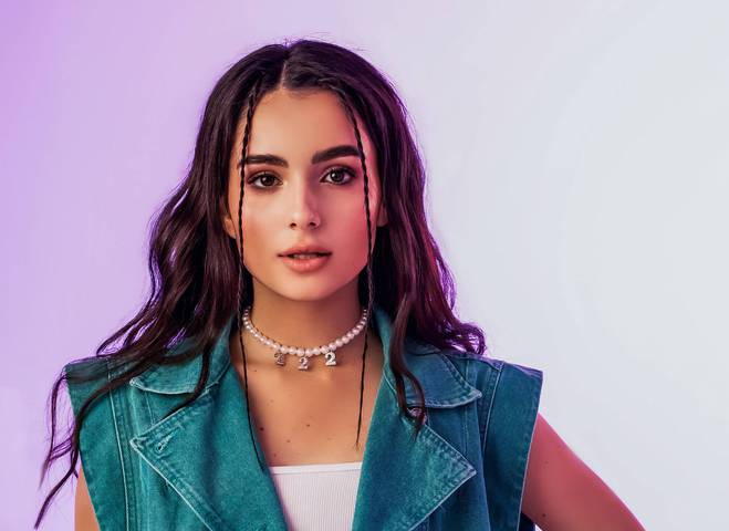 Анна Тринчер