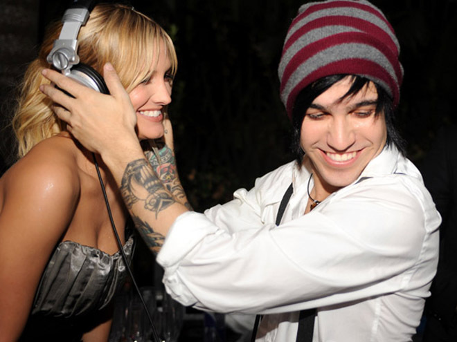 Ешли Симпсон и Пит Вайнц