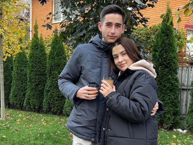 «Відчуваю себе прислугою»: дружина Сасанчина публічно поскаржилася на проблеми у шлюбі