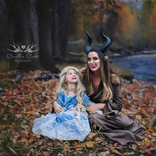 Діснеївські принцеси: мати з донькою вразили світ неймовірними образами з мультфільмів