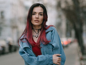 MamaRika знялася в леопардовому купальнику і чесно висловилася про любов до себе