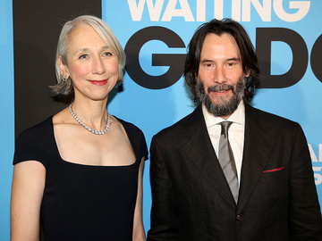 Кіану Рівз поцілував кохану на прем'єрі свого нового фільму