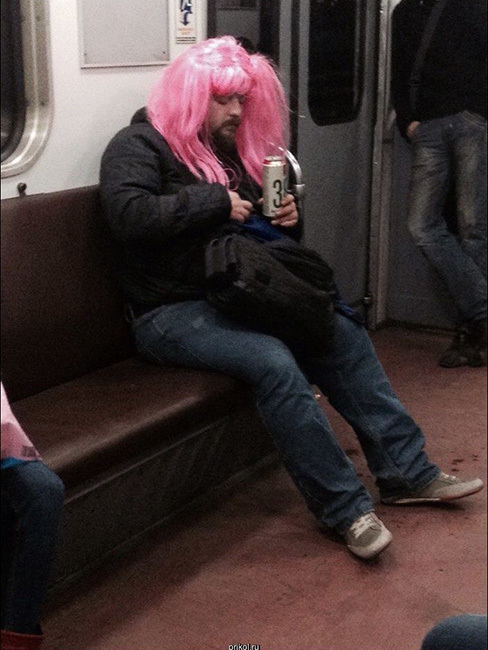 Странные люди в метро