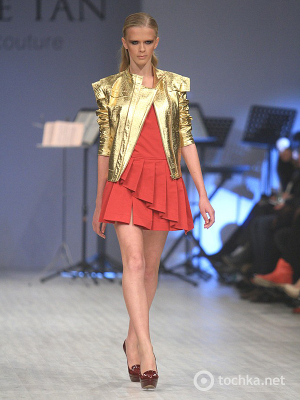 Показ ANDRE TAN