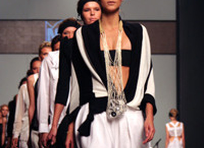 Сезоны моды 2006. Пустовит<br />Фотограф: Дмитрий Ромас