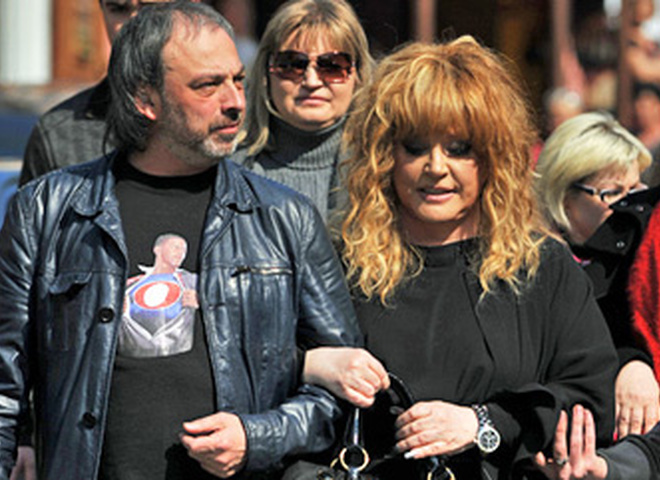 Алла Пугачева прогулялась по Андреевскому