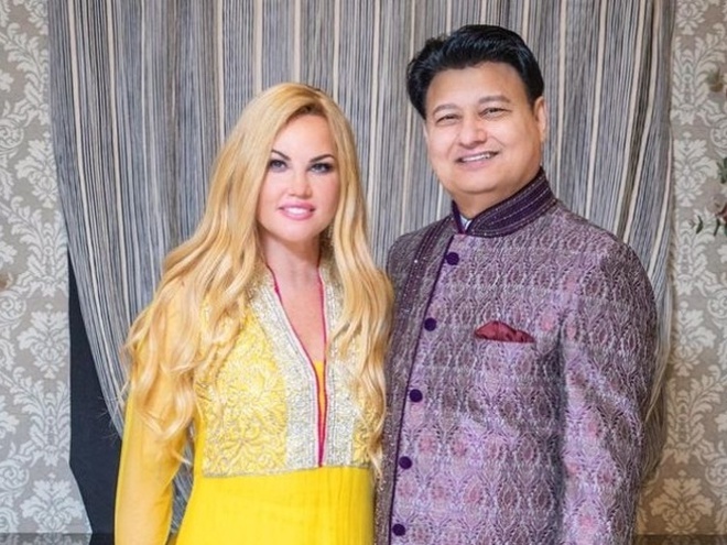 Після заяви про розлучення: Камалія провела Великдень із чоловіком-мільярдером