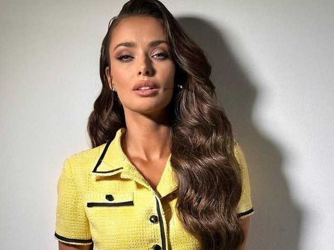 Ксенія Мішина в короткому топі та шортах знялася у спортзалі